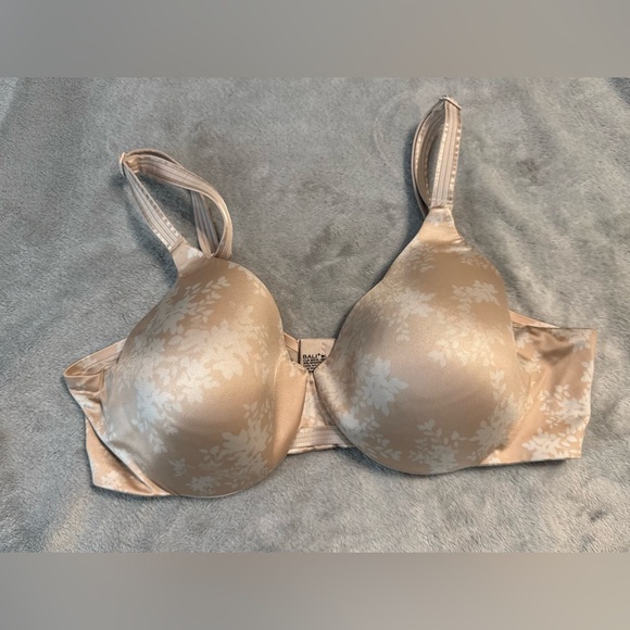 Bali Other - Bali One Smooth U Smoothing & Concealing Underwire Bra